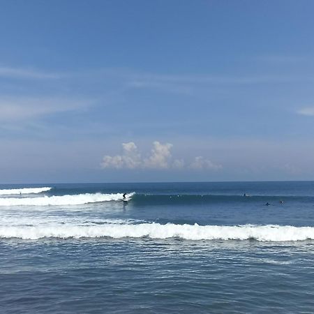 Апартаменти Ayolah Surf House &Surf Camp Jembrana  Екстер'єр фото