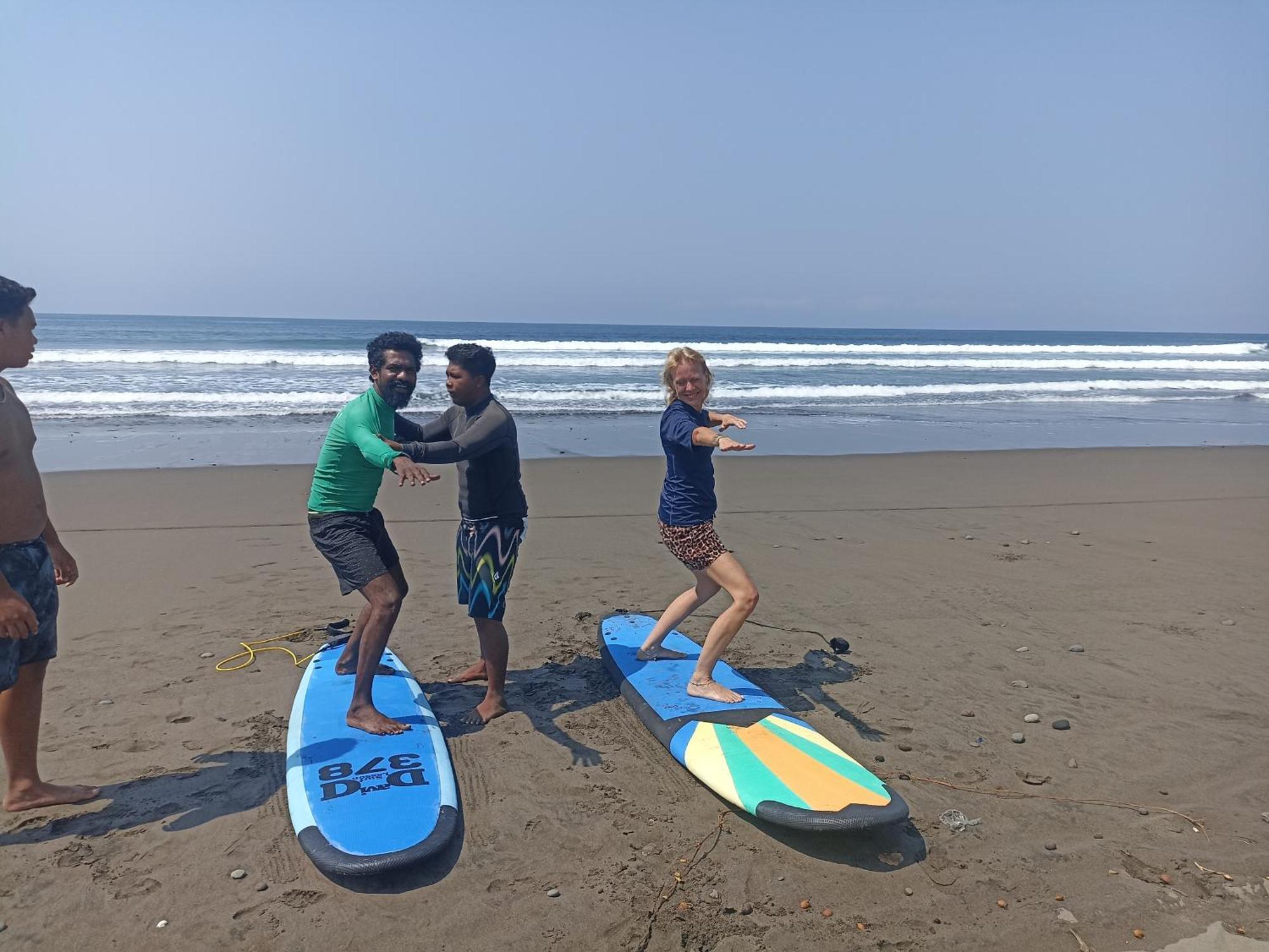 Апартаменти Ayolah Surf House &Surf Camp Jembrana  Екстер'єр фото